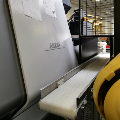 Unloading workpiece onto an external fixed location 1